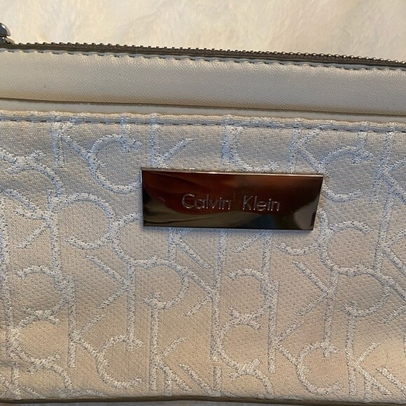 Calvin Klein wristlet - Picture 3 of 5